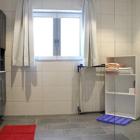 Beate Schuster, Wohnanlage Gerbe 9a Appartement *
